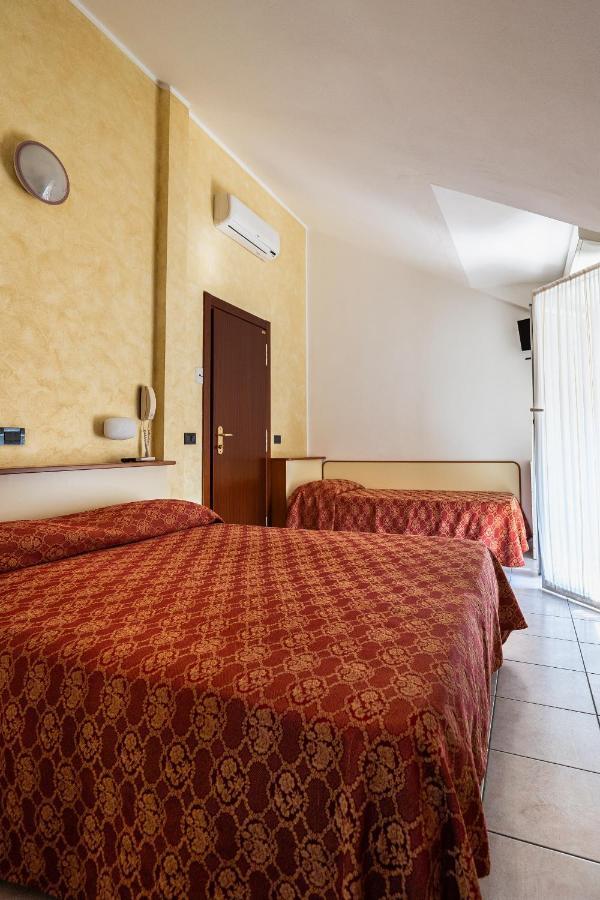 Hotel Zanella تّشيرفييا المظهر الخارجي الصورة