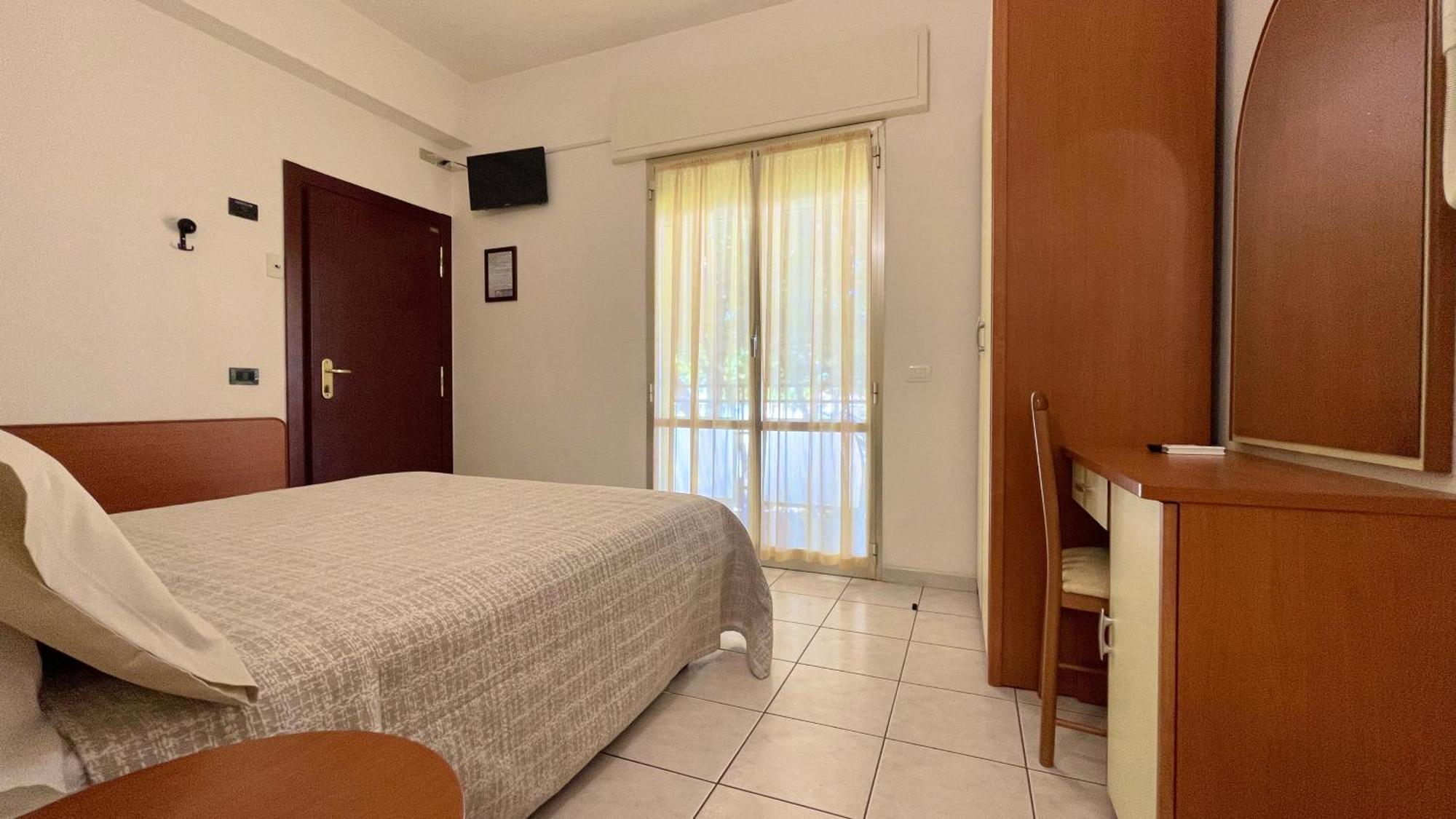 Hotel Zanella تّشيرفييا المظهر الخارجي الصورة